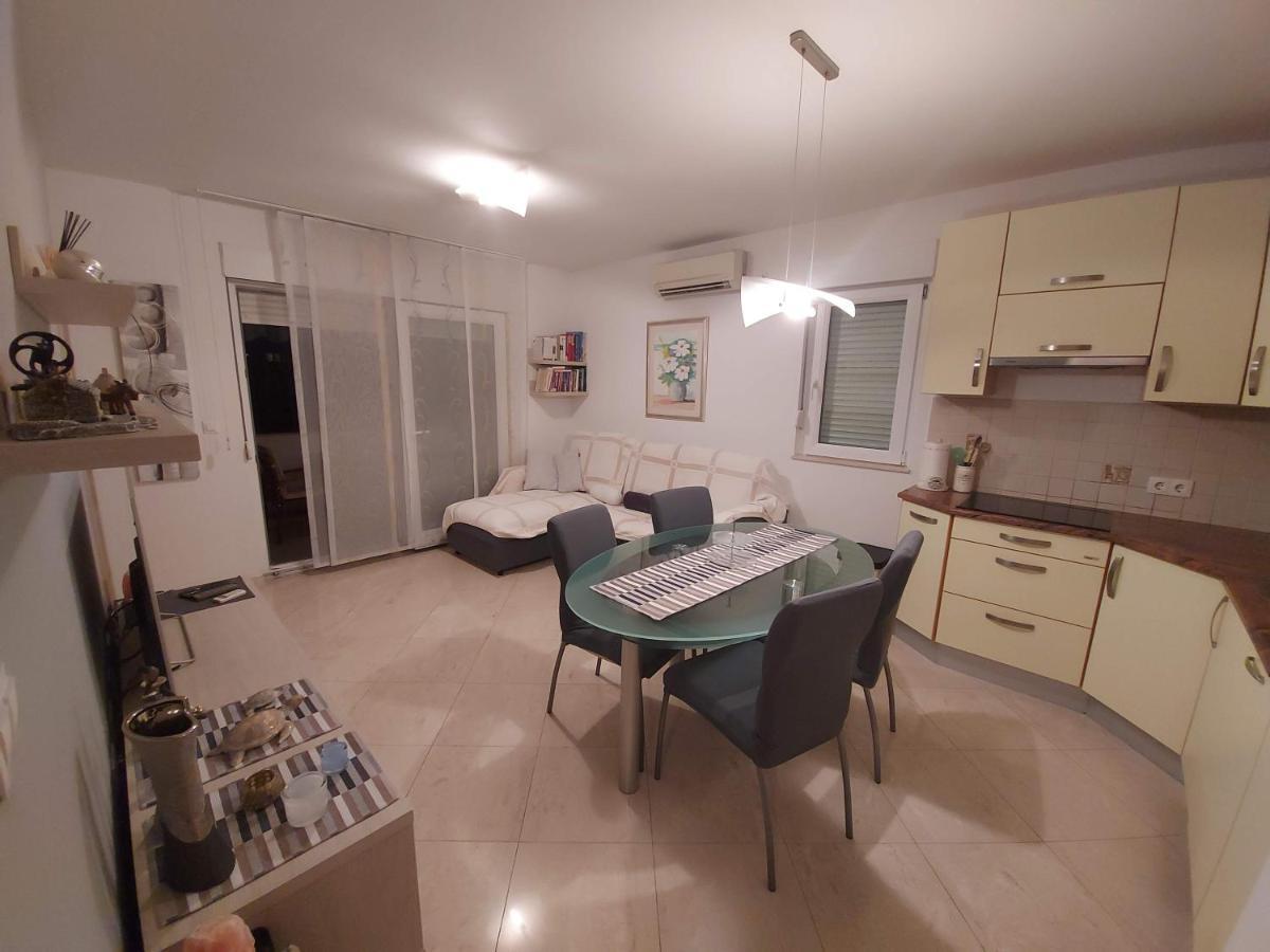 Abbadessa Apartment Kastela Luaran gambar